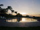 Olha s� o visual da nossa piscina! Mesmo � noite, o visual inspira momentos especiais. Temos o lote ideal para voc�. Visite-nos! 